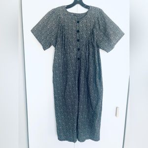 Madewell midi busy small flower prints dress with two side pockets.